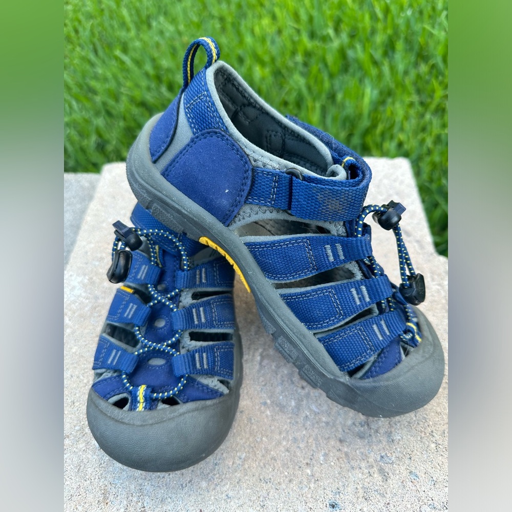 Fun and Adventurous Keen® Kids Newport H2 Shoes 🌞🌊